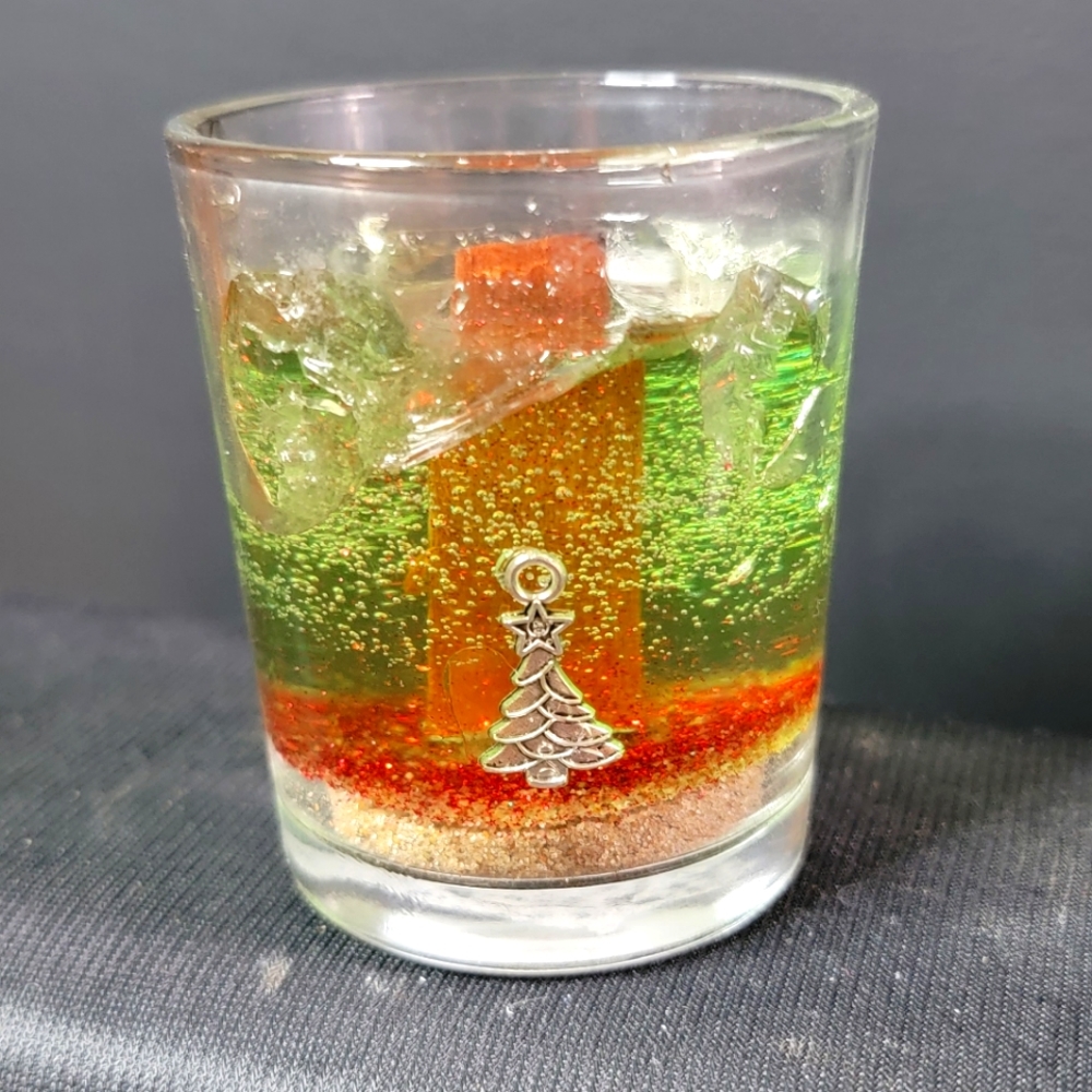 Christmas gel candle 4oz lightly scented with peppermint.